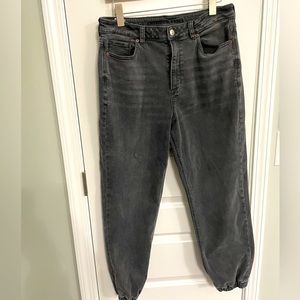 American Eagle Jogger Jeans